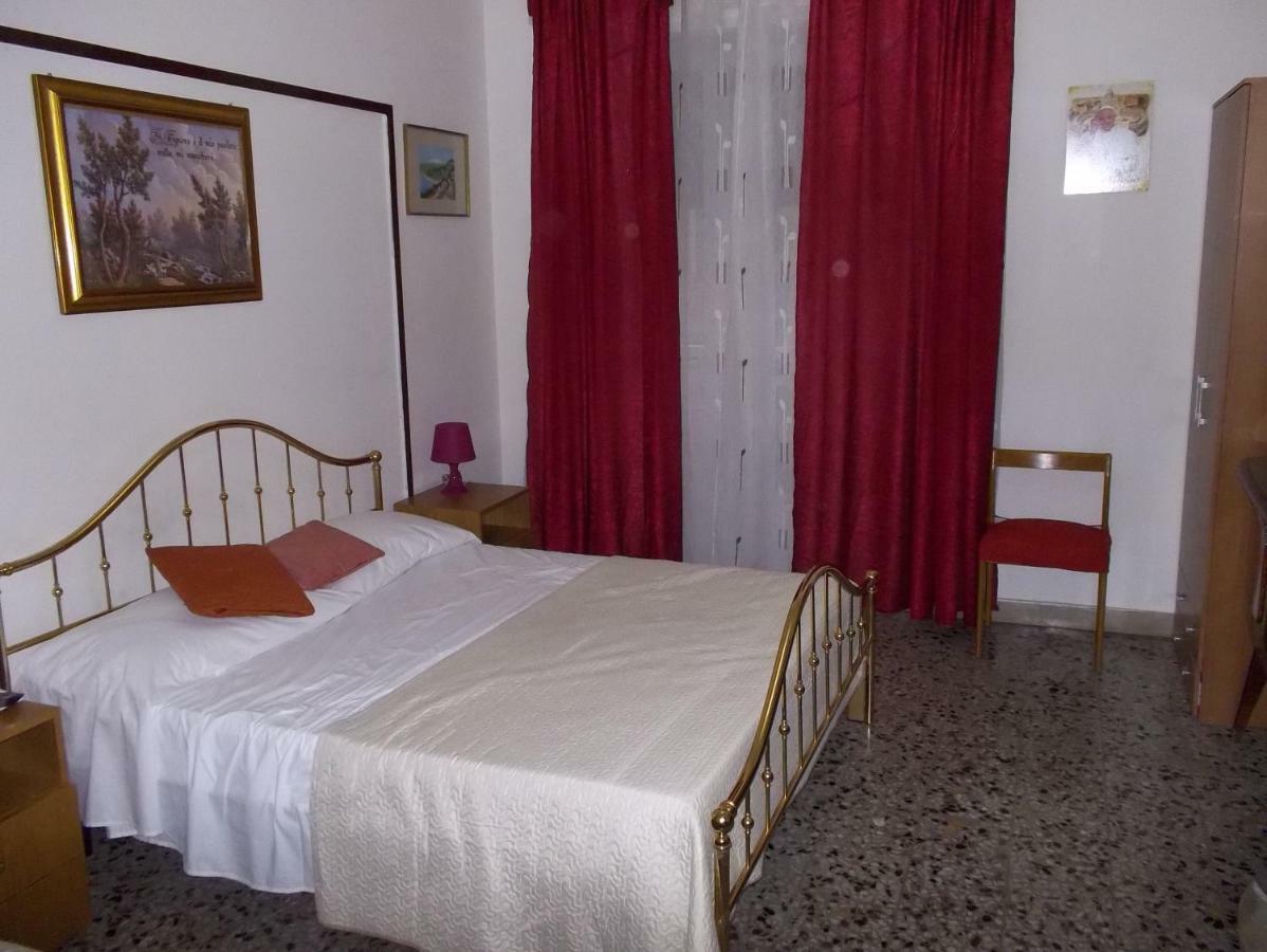 Bed and Breakfast Victoria Katánie Exteriér fotografie